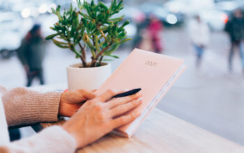 Illustration showing step-by-step process of reviewing a journal article for academic and clinical research