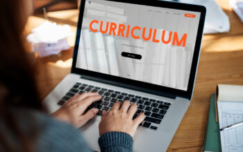 Diagram showing the alignment between curriculum, learning objectives, and learning outcomes in education.